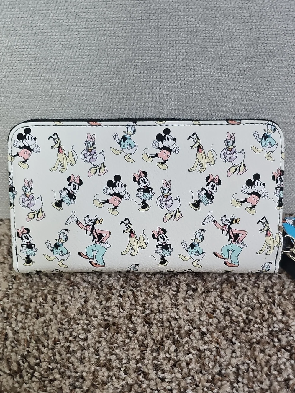 DISNEY MICKEY AND FRIENDS WRISTLET WALLET BFPM-07-084